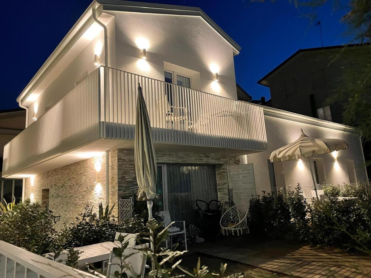 Villa Le Agavi Luxory Beach Surfhouse Bellaria-Igea Marina Exteriör bild