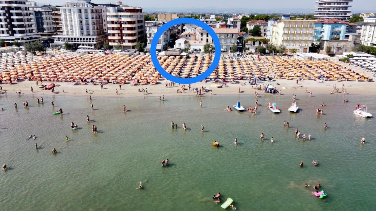 Villa Le Agavi Luxory Beach Surfhouse Bellaria-Igea Marina Exteriör bild