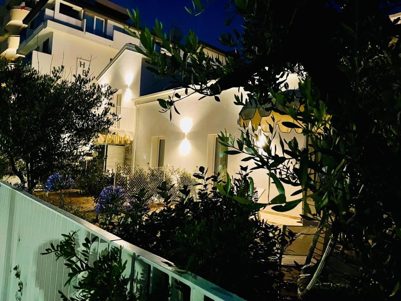 Villa Le Agavi Luxory Beach Surfhouse Bellaria-Igea Marina Exteriör bild