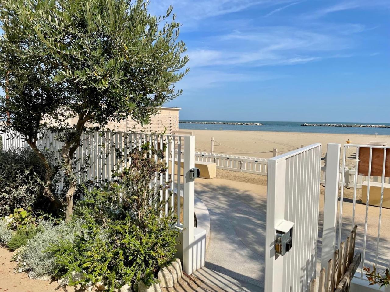 Villa Le Agavi Luxory Beach Surfhouse Bellaria-Igea Marina Exteriör bild