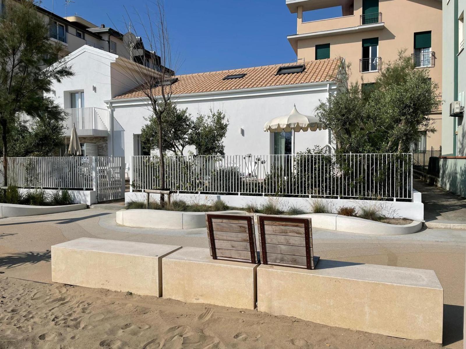 Villa Le Agavi Luxory Beach Surfhouse Bellaria-Igea Marina Exteriör bild
