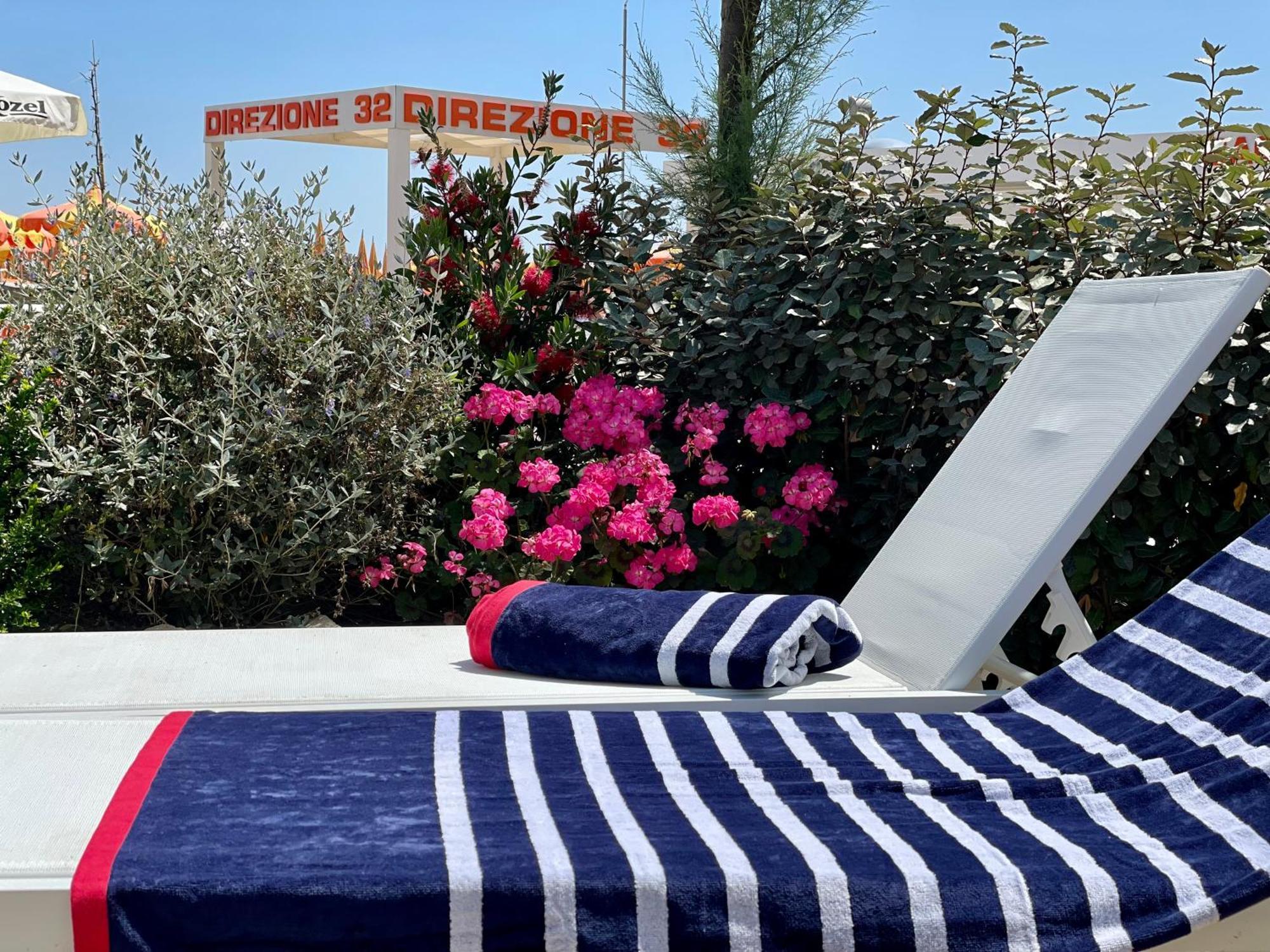 Villa Le Agavi Luxory Beach Surfhouse Bellaria-Igea Marina Exteriör bild